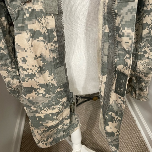 VINTAGE ARMY COAT - Picture 3 of 8